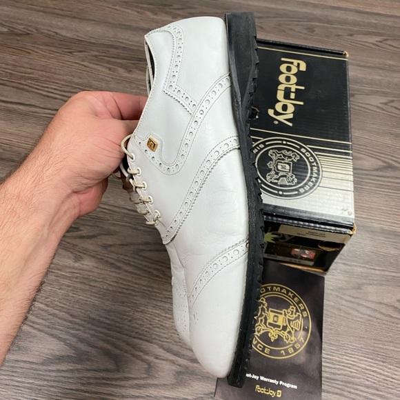 NEW FootJoy Classics Professional Golf Shoes 8.5 E - Picture 4 of 9